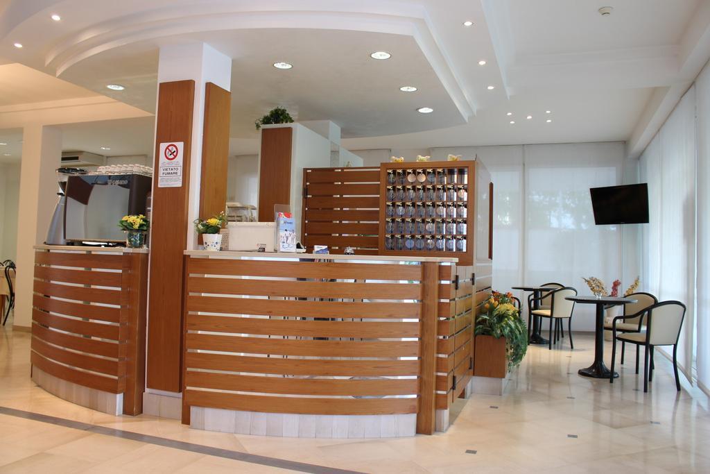 Hotel Massimo Riccione Exterior foto